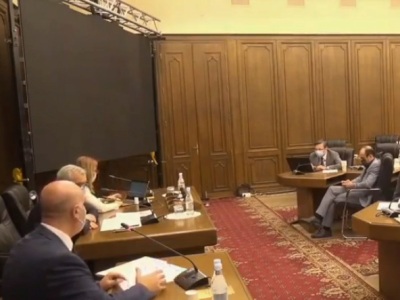 Journalist to Armenia police chief: Why don't citizens treat policemen seriously?