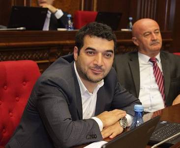 Խմբակային բռնաբարության համար դատապարտված ընտրակեղծարարը Հյուսիս-հարավից ինչքա՞ն լափած կլինի. Հրաչյա Հակոբյան