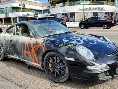 ԱՄՆ-ում անկարգությունների մասնակիցները Porsche 911-ի հազվագյուտ մոդել են այլանդակել