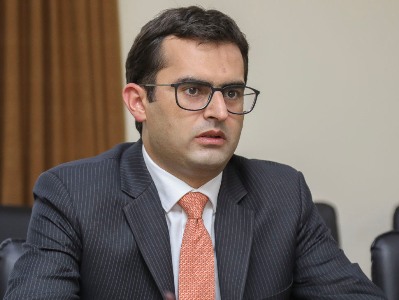 Երեւանն ու Բաքուն պայմանավորվել են սահմանին բաժանել ռադիոհաճախականությունները ․ նախարար