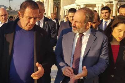 «Հրապարակ». Փաշինյանը հեռախոսազրույց է ունեցել Ծառուկյանի հետ և սպառնացել, որ քայլ անելու դեպքում ոչնչացնելու է բոլորին