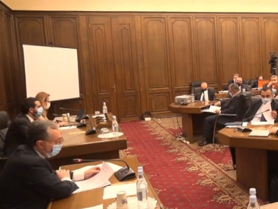 Armenia is not going to deepen its relations with one country at the expense of another, FM claims