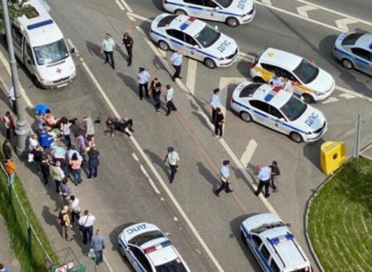 Man dies after shooting Moscow police officers
