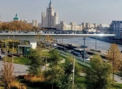 Մոսկվայի կենտրոնում յոթ բանվորներ սպառնում են ցատկել կամրջից