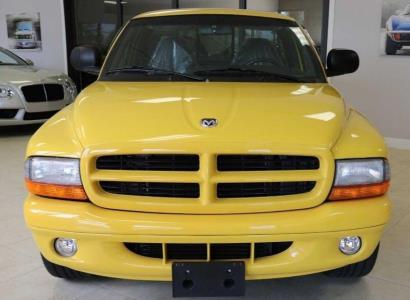 В США выставлены на продажу уникальные спортивные пикапы Dodge