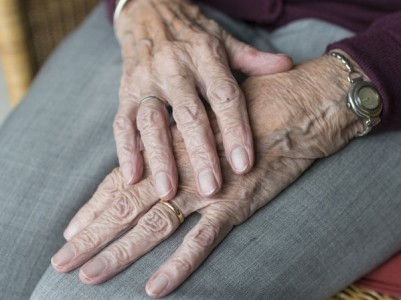 Senior citizens of Yerevan nursing home recover after being infected with COVID-19 and return