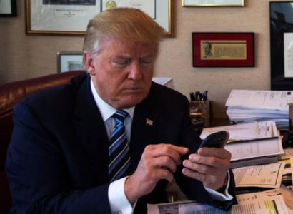 В США решили собирать деньги за каждый твит Трампа, чтобы помешать ему победить на выборах