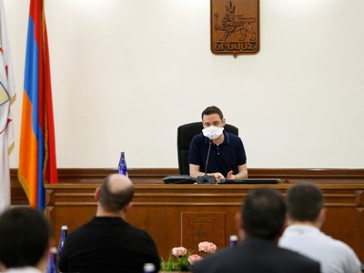 Yerevan mayor holds special sitting
