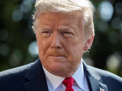 СМИ: Трамп ретвитнул, затем удалил видео с участием своего сторонника, выкрикивающего «белая власть»