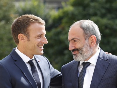 Macron to Armenia’s Pashinyan: France stands with you