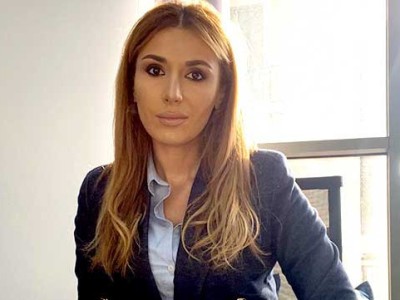 Աջ ձեռքով ձախ ականջը քորելու «մաստերկլասս» Ազգային ժողովում. Գոհար Մելոյան