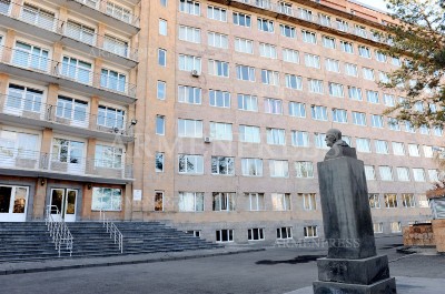 «Իրավունք». Արսեն Թորոսյանը հիմա էլ որոշել է ոչնչացնել Ֆանարջյանի անվան ուռուցքաբանության ինստիտուտը
