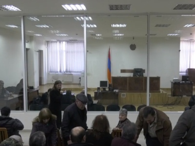 Արմեն Բիլյանը 5 ժամով հեռացվեց նիստերի դահլիճից, սակայն մի քանի րոպե անց դատարանը թույլատրեց նրան վերադառնալ դահլիճ