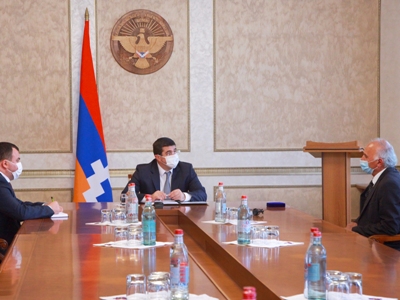 Karabakh President awards professor of Shushi University of Technology