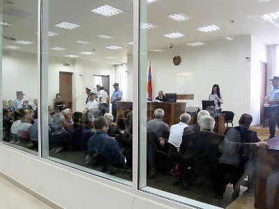 Ռոբերտ Քոչարյանի գործով դատավարությունը սկսվեց դատախազների միջնորդության քննարկումից