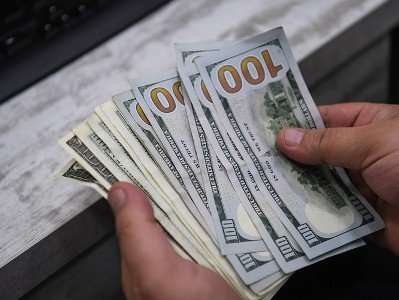 Դոլարի փոխարժեքը հատեց 485 դրամի սահմանագիծը. եվրոն աննշան էժանացել է