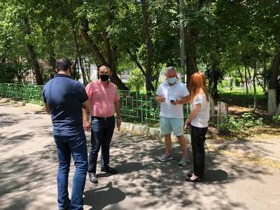 Թելման Թադևոսյանի հետ այսօր շրջել ենք Աջափնյակի երկու թաղամասերում. Լիլիթ Մակունց