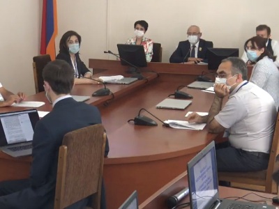 Հիմա եթե չկա թափուր մանդատ, ԿԸՀ-ն ո՞ր մանդատը պետք է տա ձեզ. Մուկուչյանը՝ Խաժակյանին