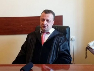 ԲԴԽ–ն որևէ հիմքով չի կարող դադարեցնել դատավոր Ազարյանի լիազորությունները. ի՞նչ է նախատեսում օրենքը