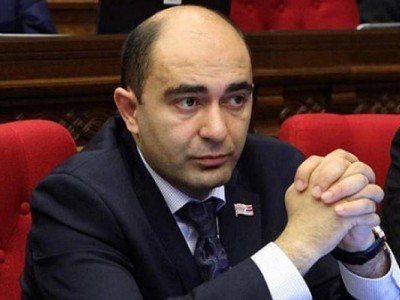 Իշխանության գալու օրվանից զբաղված են քաղաքացիներից ավել գումար գանձելու ճանապարհներ գտնելու գործով. Էդմոն Մարուքյան