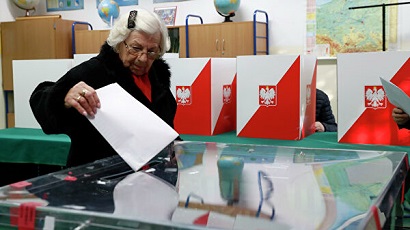 Poland holding presidential election runoff