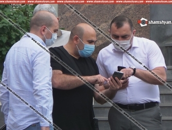 Какое отношение имеет адвокат Манвела Григоряна к ложному звонку о подложенной бомбе?