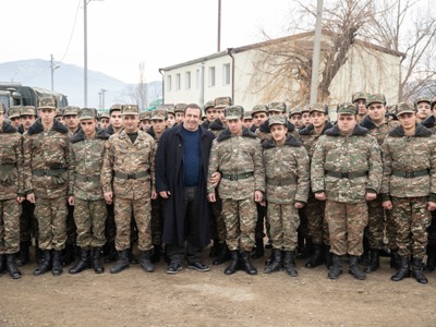Բանակի ու զինվորի կողքին լինելը մեզնից յուրաքանչյուրի սրբազան պարտքն ու պարտականությունը պետք է լինի. Ծառուկյան