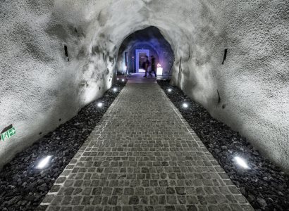 Швейцарская компания собирается построить хранилища, высеченные в горах