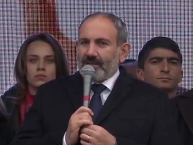 Փաշինյանը տեսանյութ է հրապարակել, որտեղ ինքն արտասանում է Հովհաննես Թումանյանի «Հայրենիքիս հետ» բանաստեղծությունը