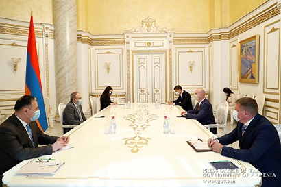 Премьер-министр Армении обсудил с послом Беларуси провокационные действия Азербайджана на границе