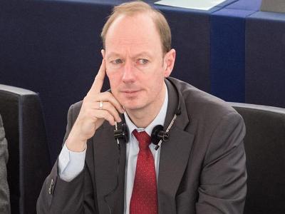 Европарламентарий: Азербайджанцы стреляют, а политики ХДС/ХСС берут взятки у режима Алиева