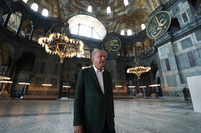 Erdogan checks to see how conversion of Hagia Sophia into mosque is proceeding (PHOTO)