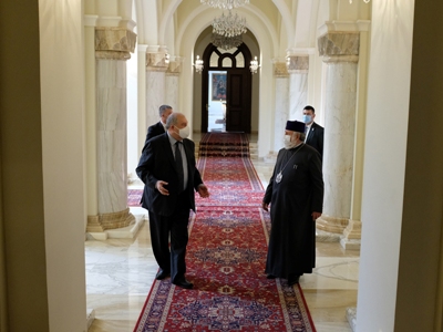 Armen Sarkissian, His Holiness Karekin II discuss recent events on Armenia-Azerbaijan border (PHOTO)