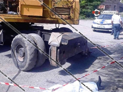 Ողբերգական դեպք Գյումրիում. ճանապարհաշինության ժամանակ վրաերթի հետեւանքով մահացել է 65-ամյա շինարարը (ֆոտո)