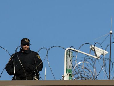 В тюрьме в Джорджии произошел бунт среди заключенных: есть пострадавшие