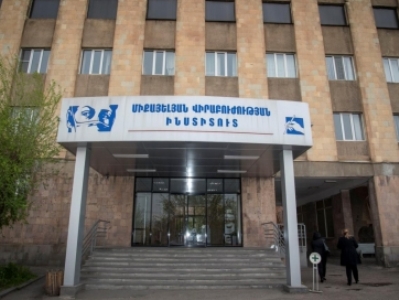 2 հոգի` բժշկական հանդերձանքով փորձել են գողություն  կատարել Միքայելյանի անվան հիվանդանոցից