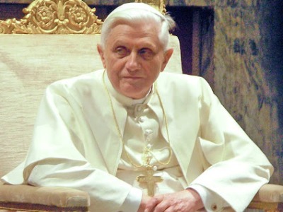 СМИ сообщили о серьезной болезни почетного папы Бенедикта XVI