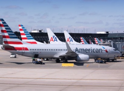 Կնոջը իջեցրել են American Airlines-ի ինքնաթիռից՝ «վիրավորական» դիմակի համար