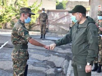 «Հրապարակ». Նիկոլ Փաշինյանը մեկնել էր Սիսիան հանգստանալու, հանկարծ տեղում որոշել է մի հատ էլ զորամաս մտնի