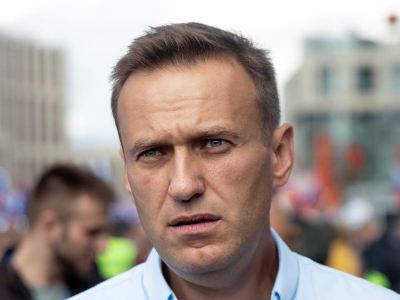 Алексей Навальный госпитализирован в тяжелом состоянии: он подключен к аппарату ИВЛ
