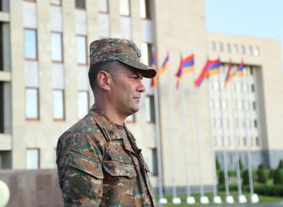Կապիտան Սանամյանը կասեցրել է «ԱՆՎԱԽ» դիրքի ուղղությամբ հակառակորդի գրոհները, ղեկավարել հետախուզական խմբի անձնակազմը․ՊՆ