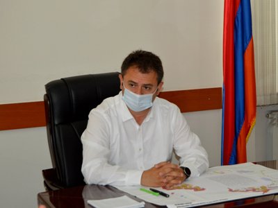 Հայկ Չոբանյանը  արտահերթ խորհրդակցություն է անցկացրել Խաշթառակում երեխաների ծեծի դեպքի առնչությամբ