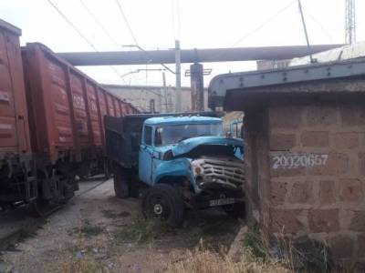 Նուռնուս-Չարենցավան հատվածում բեռնատարը բախվել է գնացքին