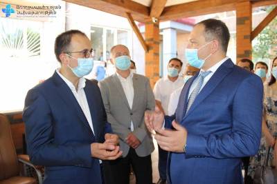 «Грапарак»: Почему Пашинян не объявляет об отставке главы Минздрава Армении?