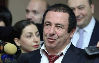 «Հրապարակ». Ծառուկյանի թիմում «քաղաքական» պիկնիկներ են կազմակերպվում. Որ իշխանությանը չհաջողվի էլի մարդ «պոկել» ԲՀԿ-ից