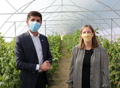 Փոխնախարար Արման Խոջոյանն ու ԱՄՆ դեսպան Լին Թրեյսին այցելել են «Արմբերրի» ընկերություն
