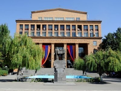 1-ին կուրսեցիների դասերը կմեկնարկեն սեպտեմբերի 1-ին. 1 մասնաշենքում ուսանողների թիվը չպետք է գերազանցի 150-ը. ԵՊՀ