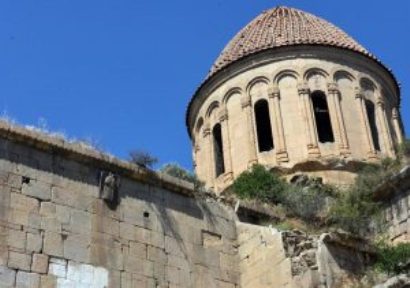 Cracks in walls of Armenian church in Turkey pose risk of collapse (PHOTOS)