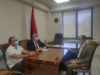 Արտակ Բեգլարյանն ընդունել է «Հայ փախստականների հարթակ» նախաձեռնող խմբի համակարգող Արթուր Ղազարյանին