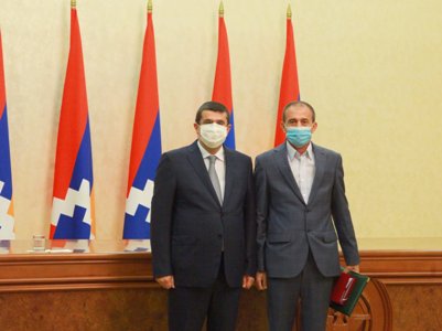 Արայիկ Հարությունյանը բարձր պարգեւներ է հանձնել ՊԲ զինծառայողների, ազատամարտիկների, ԱԱԾ-ի, ոստիկանության աշխատակիցների